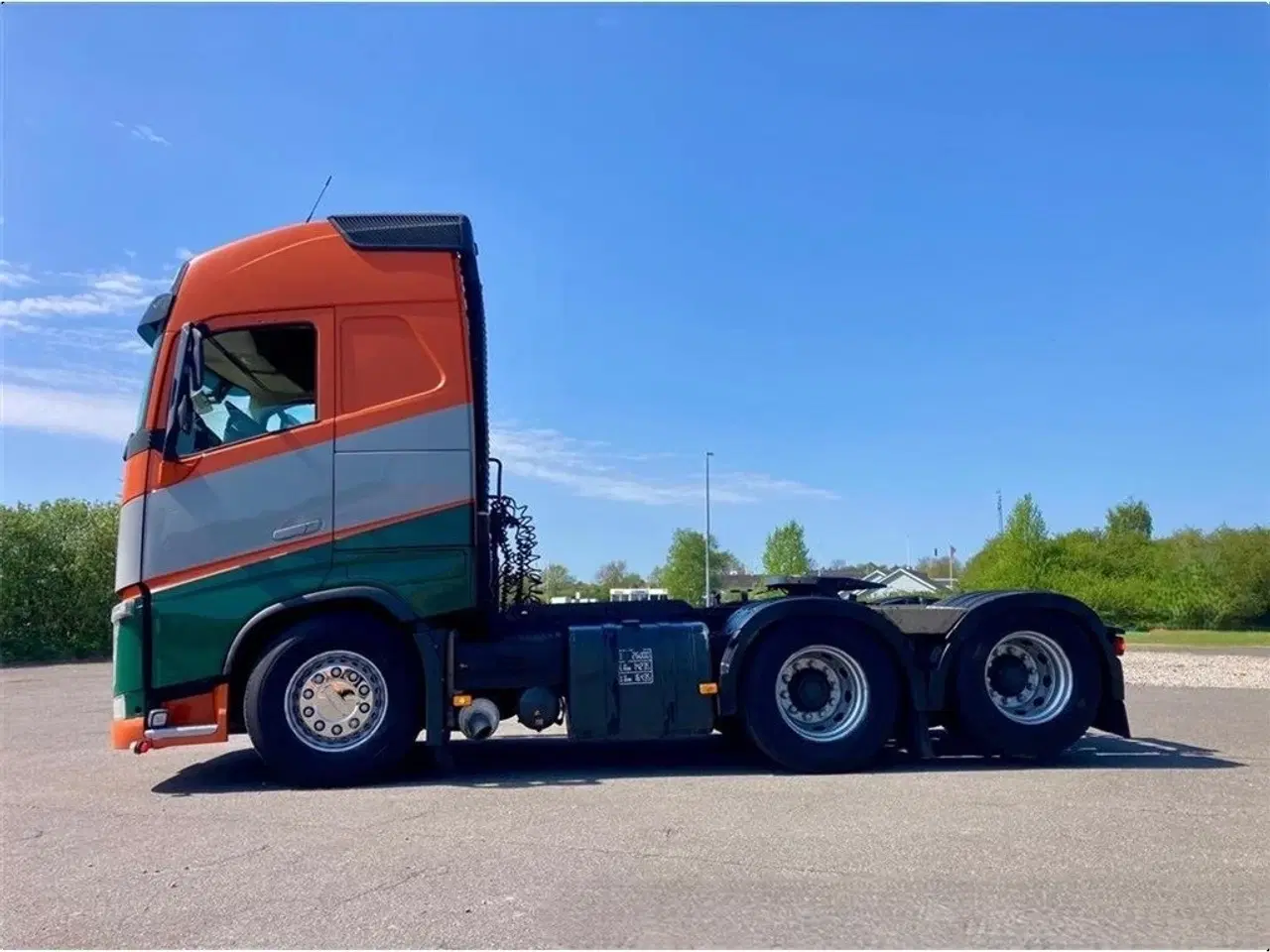 Billede 3 - Volvo FH 500 6x4 med tandemløft og aftagelig HMF 1150 kran+ 2 strengs hydraulik