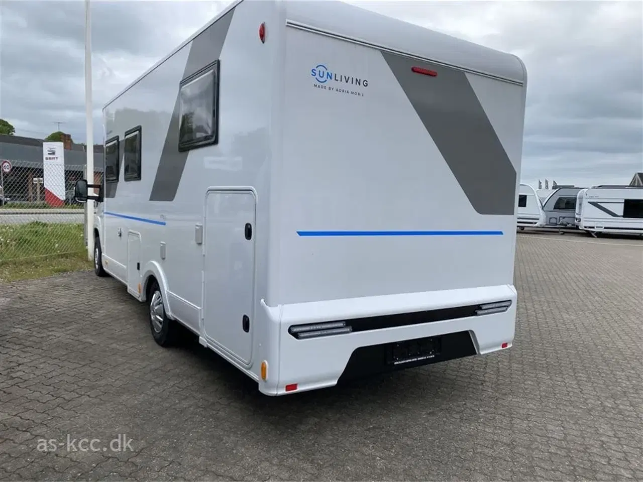 Billede 3 - 2023 - Sun Living S 75 SC   Sun Living Autocamper med fritstående dobbeltseng. 5 sovepladser &amp;amp;amp;amp;amp;amp;amp;amp;amp;amp;amp;amp;amp;amp;amp;amp;amp;amp;amp;amp;amp;amp;amp;amp;amp;amp;amp; 5 selepladser.