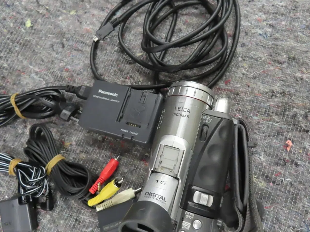 Billede 4 - Videokamera med tilbehør - PANASONIC NV-GS70 (MOMSFRI)