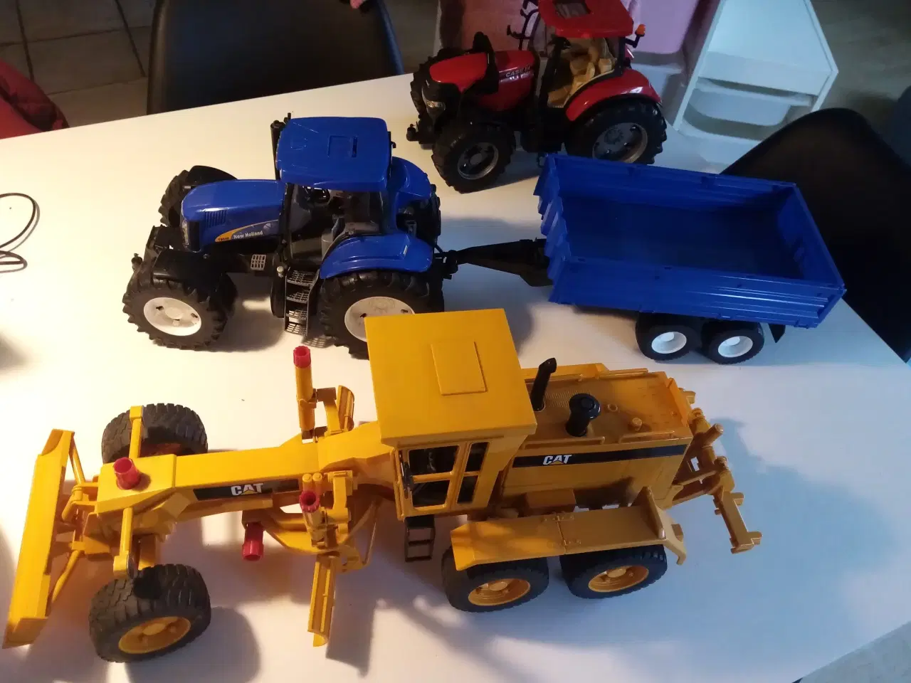 Billede 2 - Legetøj/ traktorer 