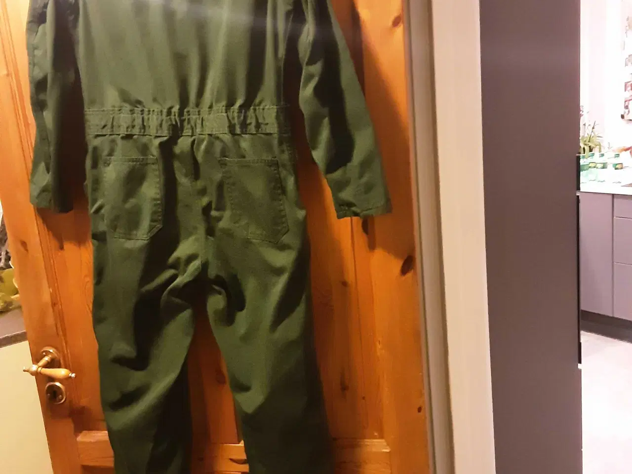 Billede 1 - Kedeldragter str 12-14 år