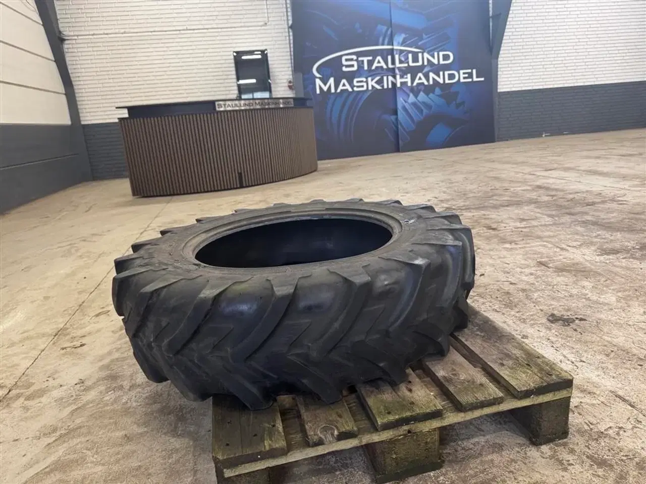 Billede 1 - Michelin 11.2R24