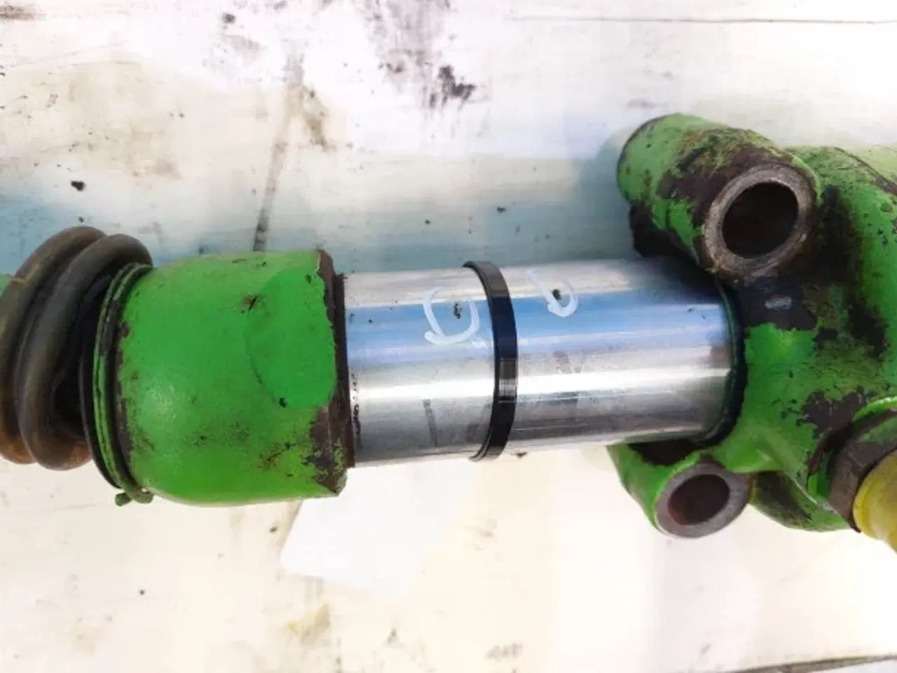 Billede 13 - Merlo P38.10 Styrecylinder 044445