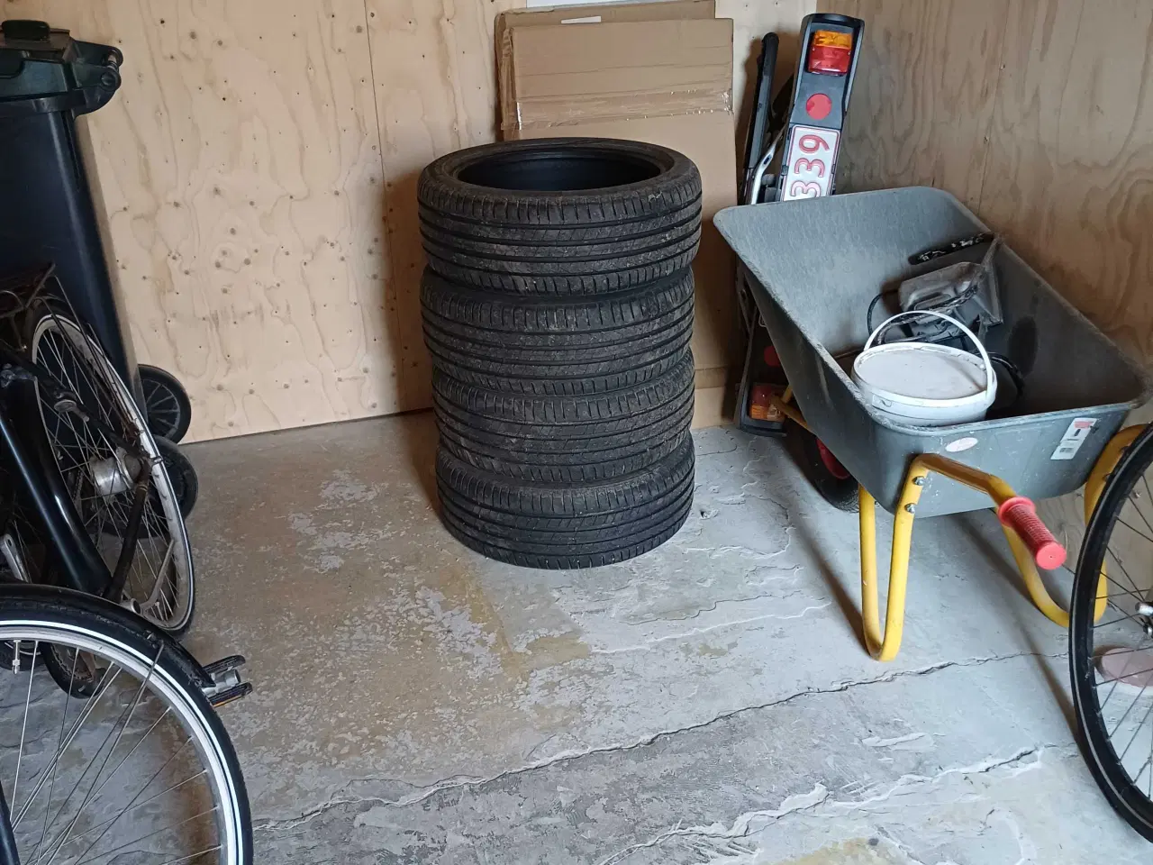 Billede 1 - ​🚀 Pirelli Sommerdæk205/45\ R17. r 