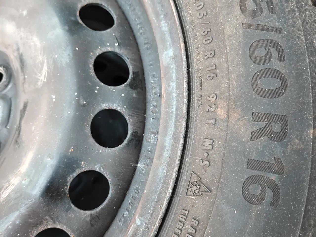 Billede 2 - 16" fælge med Conti vinterdæk 4-5 mm mønster