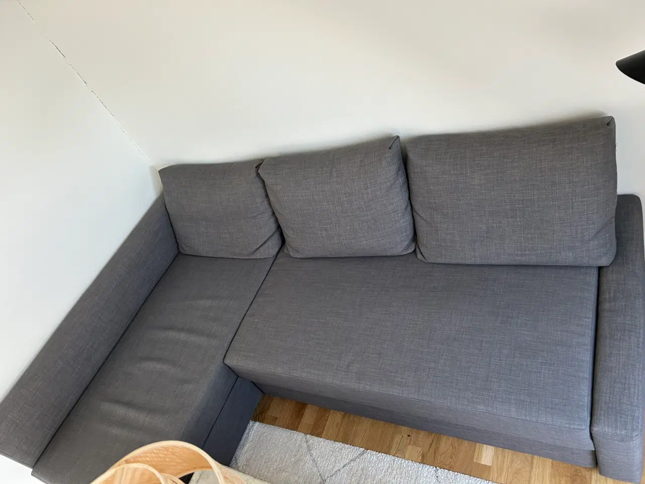Billede 1 - Sovesofa. Rummelig med udtræk. 