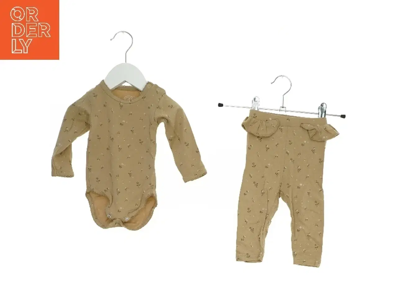 Billede 1 - Sæt børnetøj fra Sofie Schnoor (str. 62 cm)