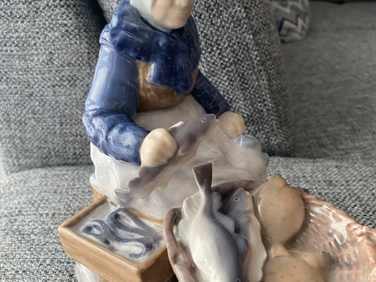 Billede 1 - Kongelig porcelæns figur sælges
