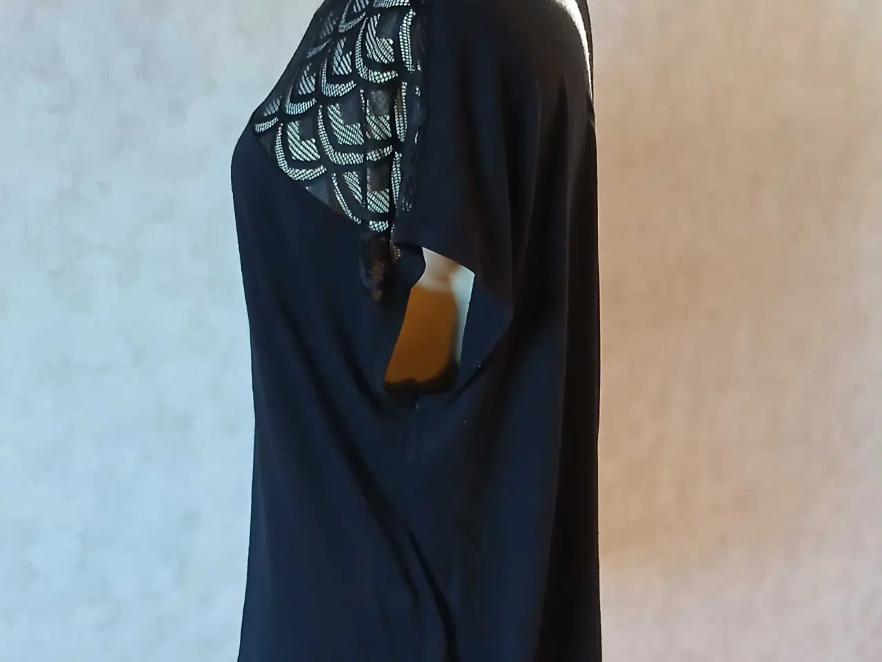 Billede 2 - Only Carmakoma T-shirt str M