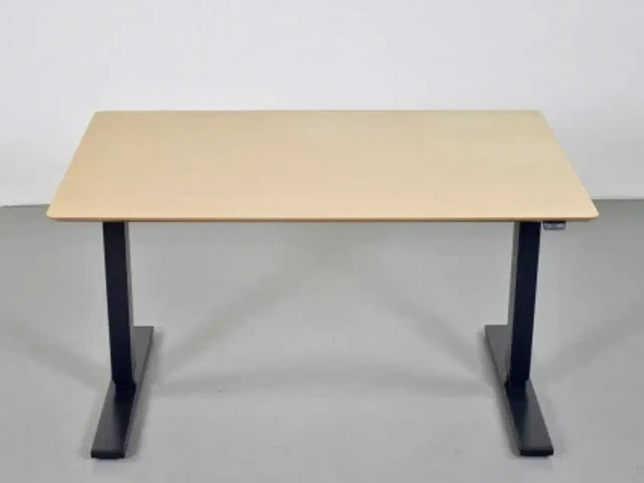 Billede 1 - Scan office hæve-/sænkebord i birk, 120 cm.