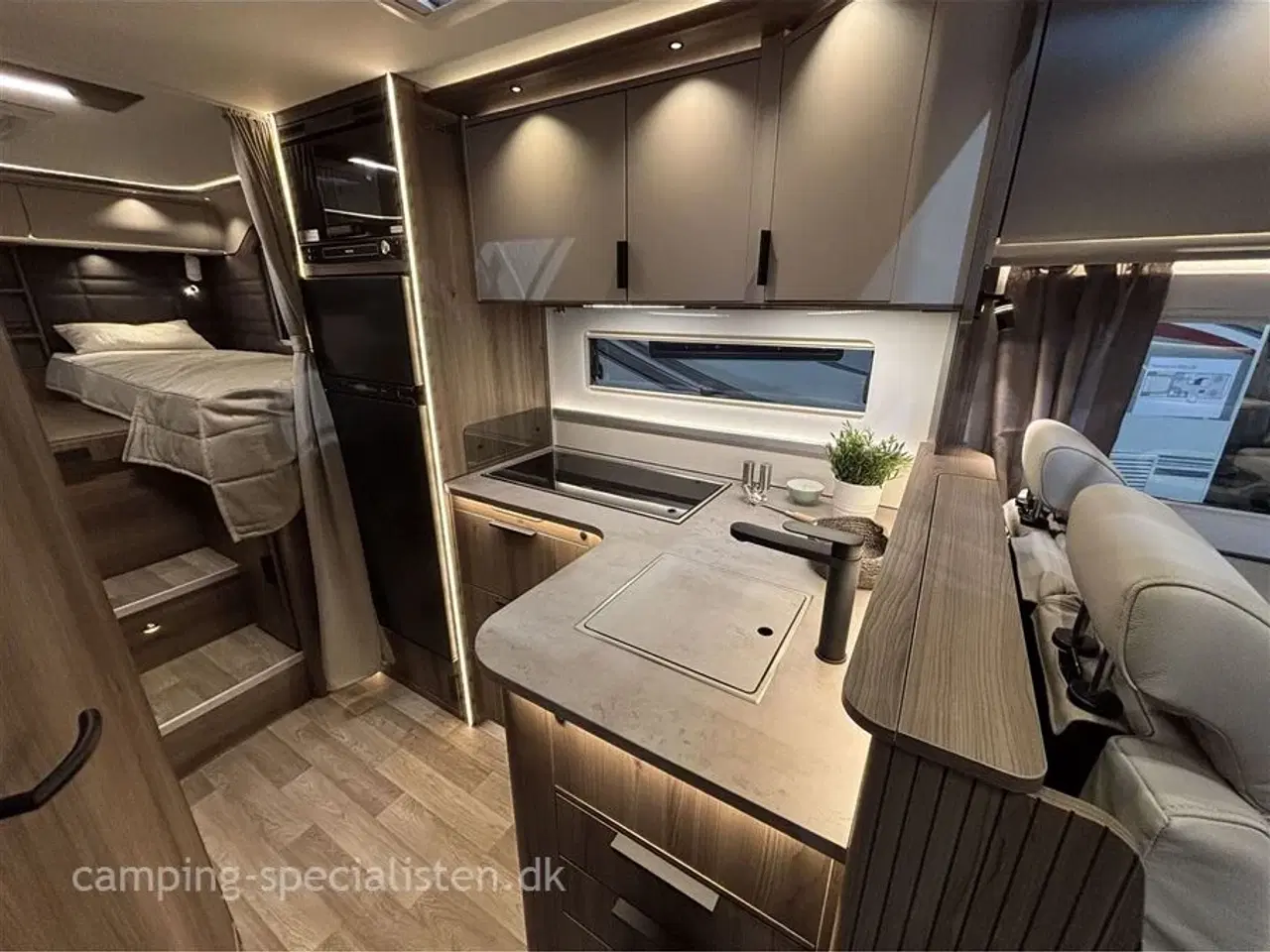 Billede 12 - 2026 - Kabe Travel Master Crown   Kabe Crown i 780 LGB 2026 - Kan snart  ses  hos Camping-Specialisten.dk