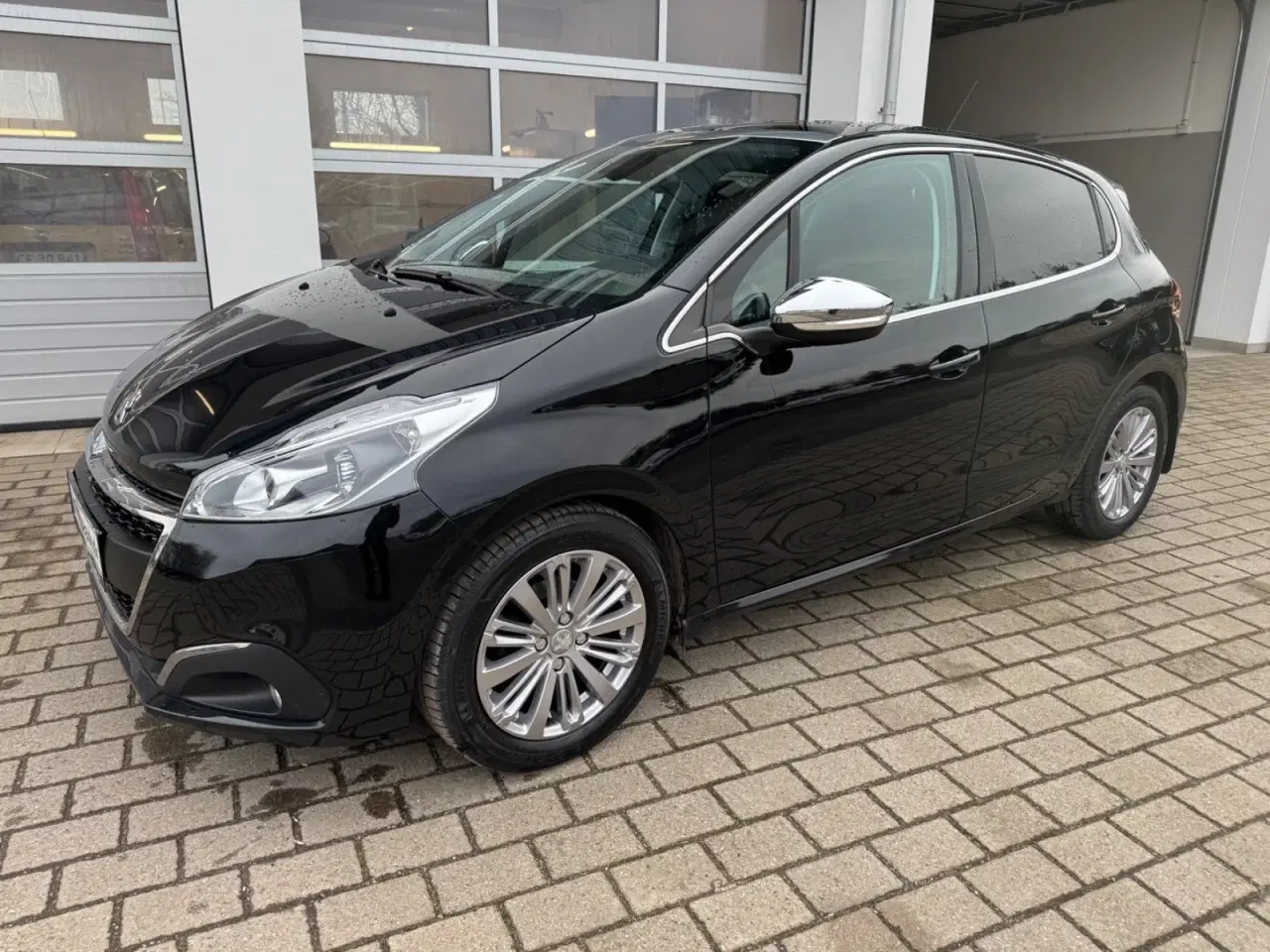 Billede 1 - Peugeot 208 1,2 PureTech 82 Allure Sky
