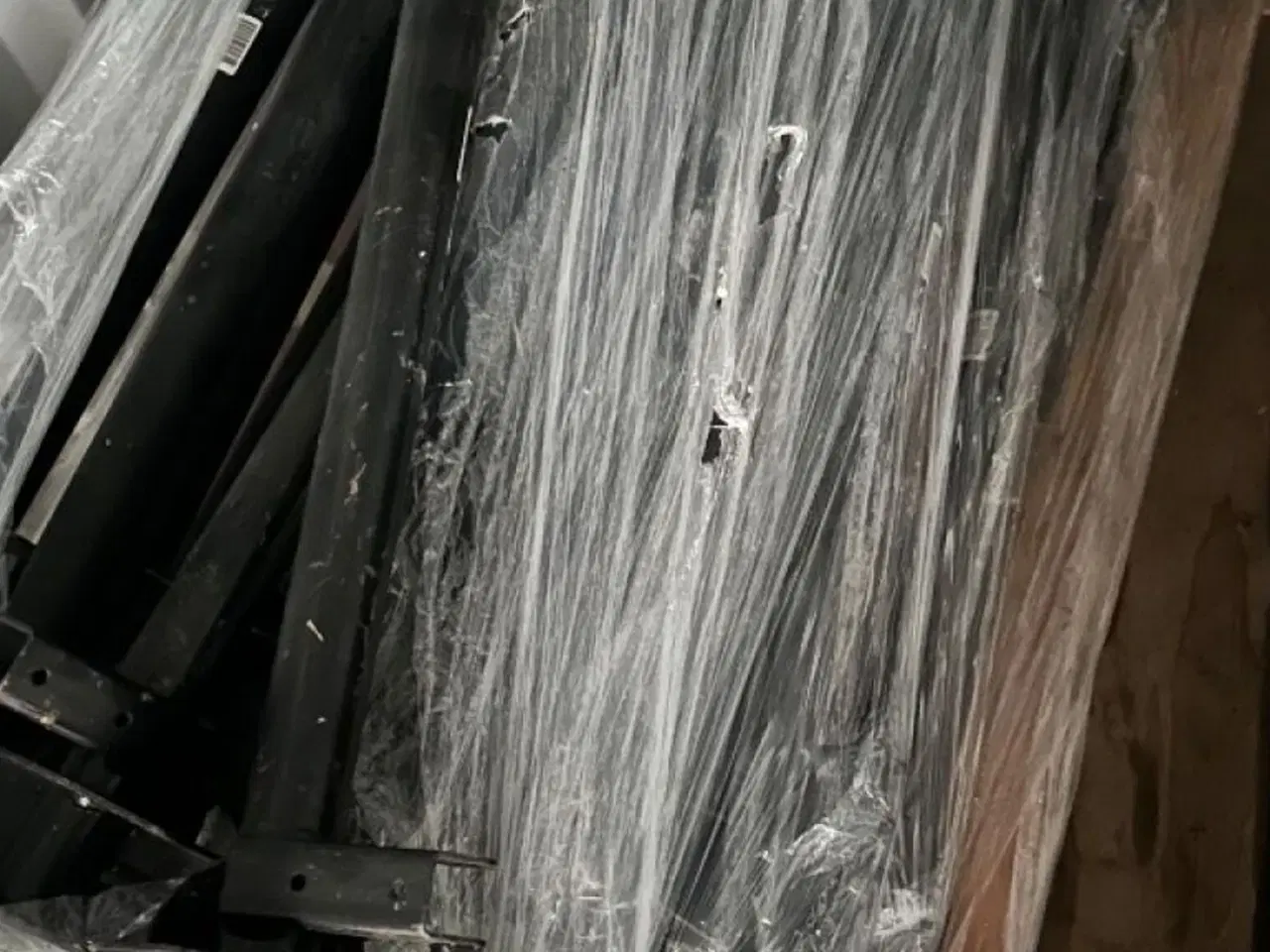 Billede 4 - Container med ubrugt auto dele