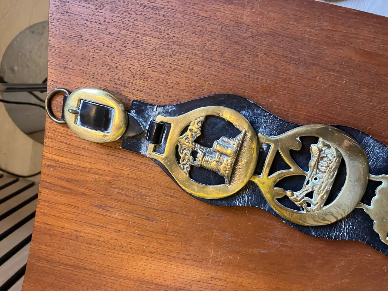 Billede 2 - Antikke hestespænder på læderrem