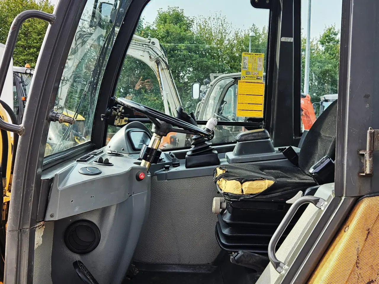 Billede 14 - Volvo L25B / årg. 2006 / 4500 timer / 2 redskaber
