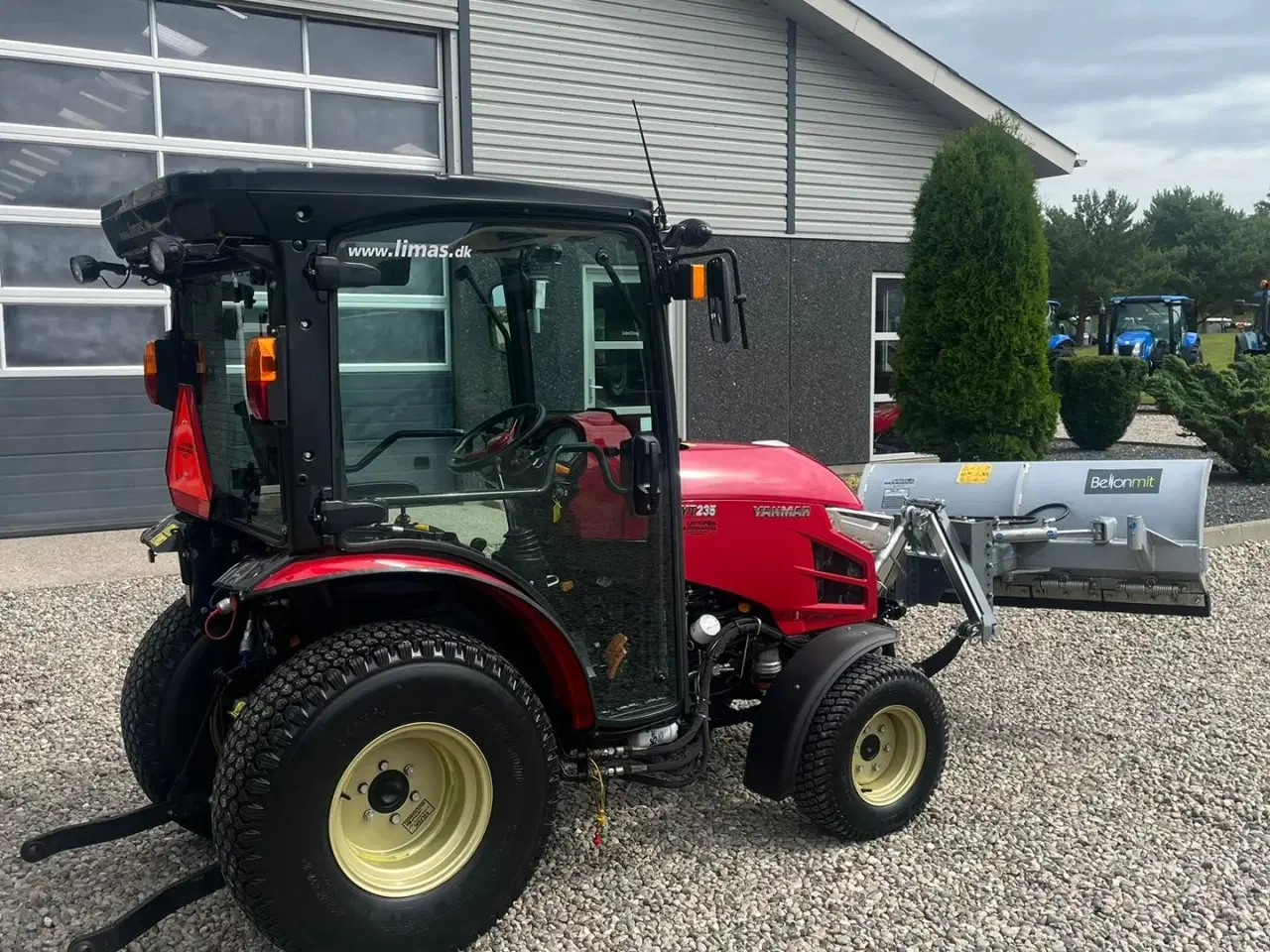 Billede 15 - Yanmar YT 235H 4WD Snow Edition med sneplov og spreder