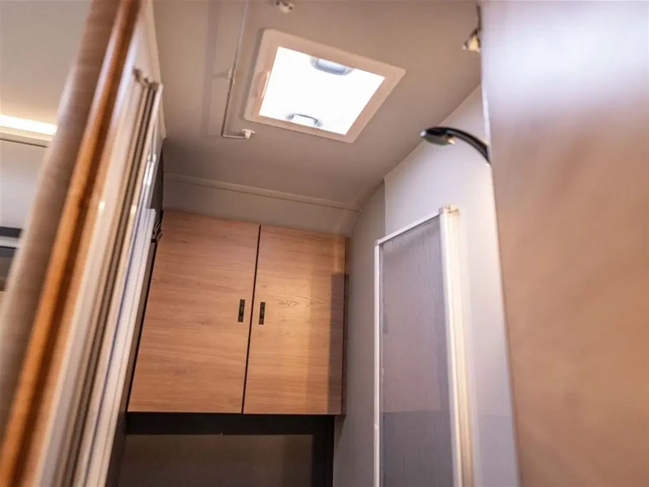 Billede 26 - 2025 - Knaus L!VE TI Wave 650 MF Platinium Selection   Komplet bil med lithium batteri, solceller mm.