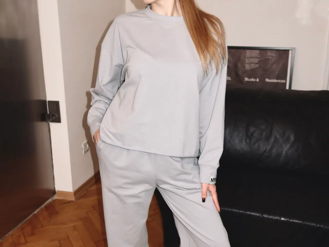 Billede 1 - Beige/ grå lounge / sweat sæt