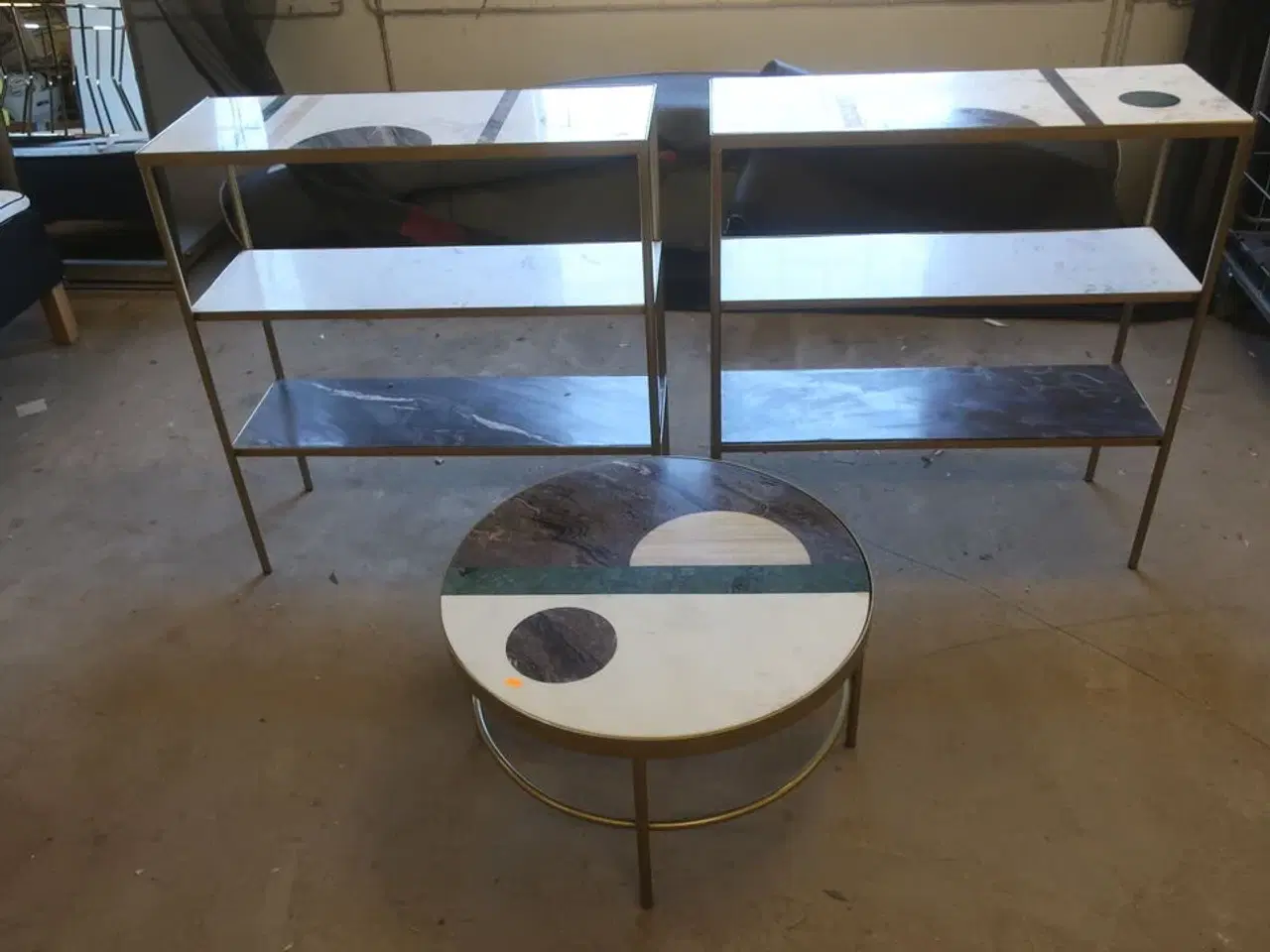 Billede 1 - Lille Bord + Reol i Sten