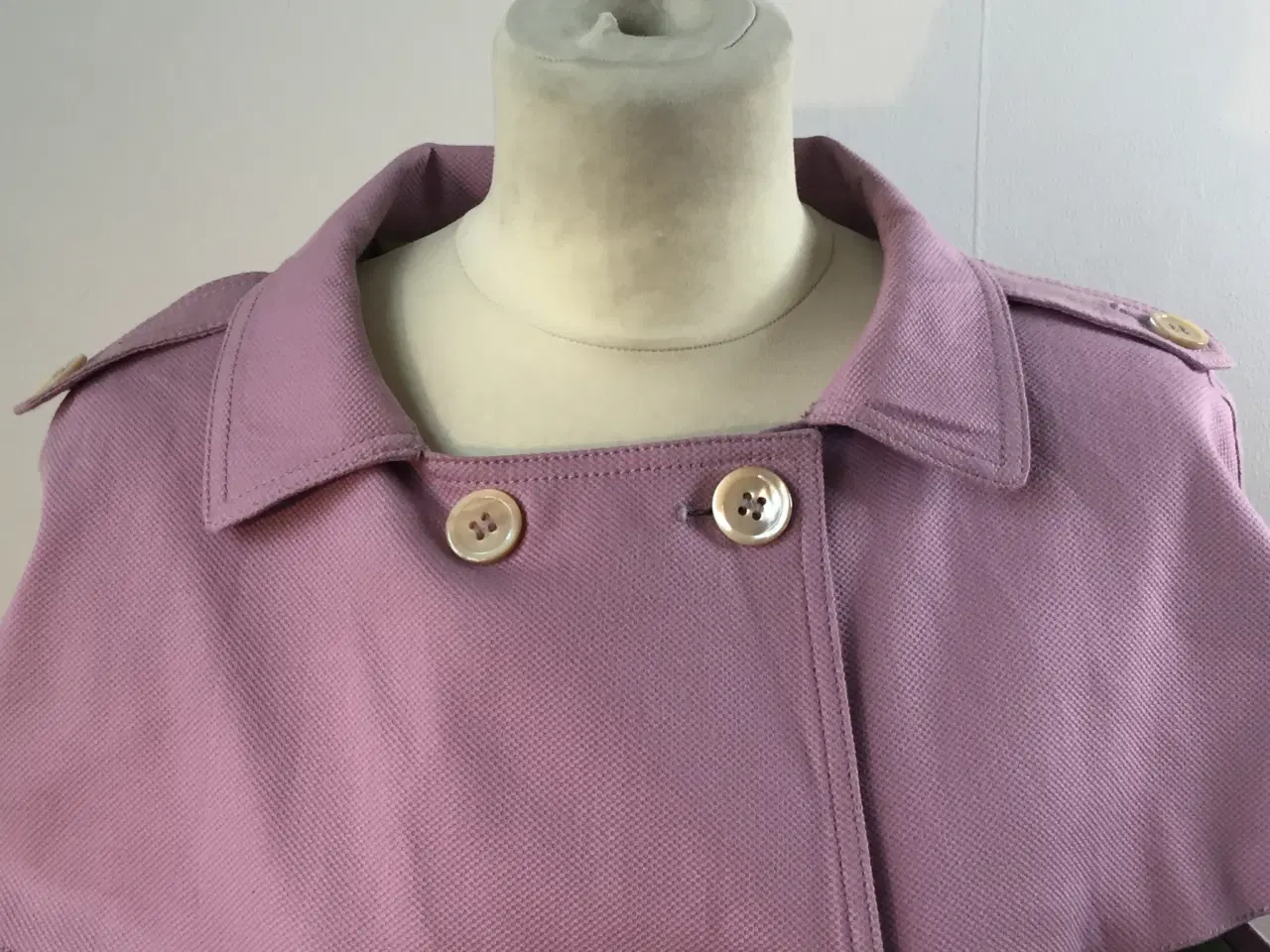 Billede 2 - Red Valentino, jakke, str 42