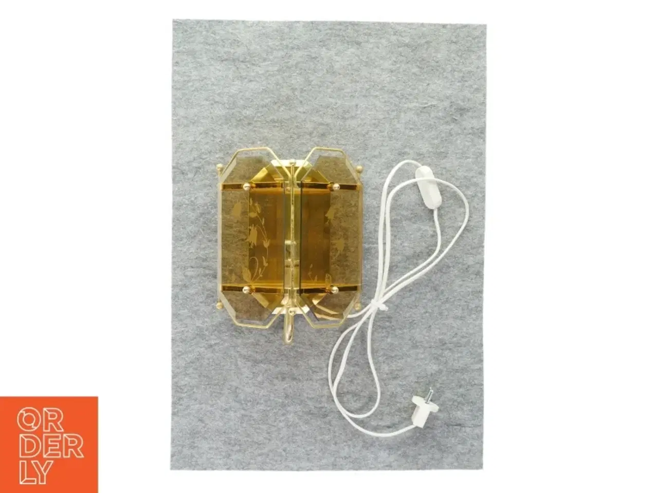 Billede 1 - Væglampe med blomsterprint fra Ukendt (str. LBH: 20x11x25cm)