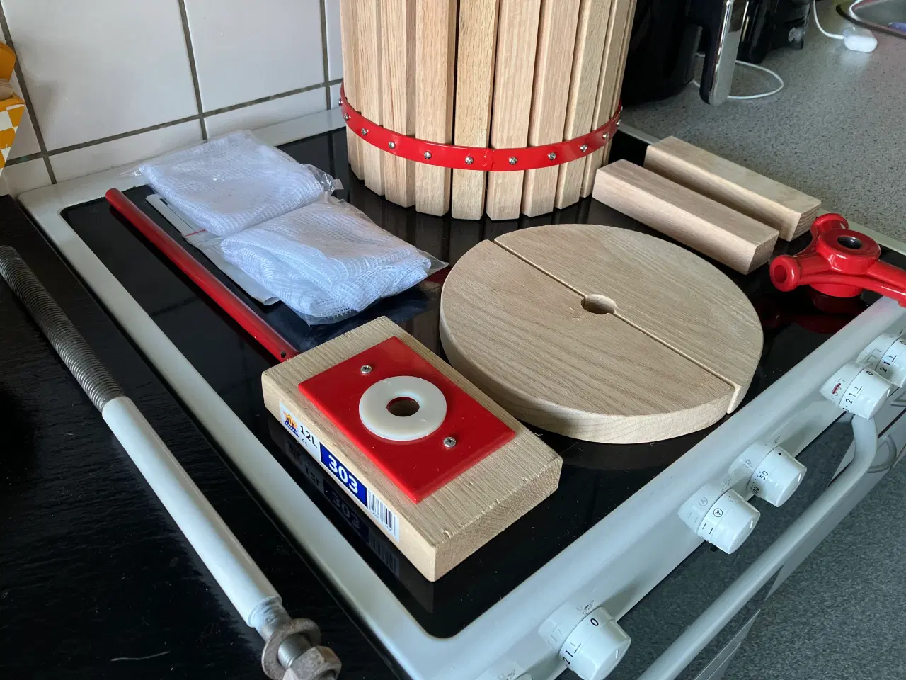 Billede 5 - Æblepresser i Egetræ ny