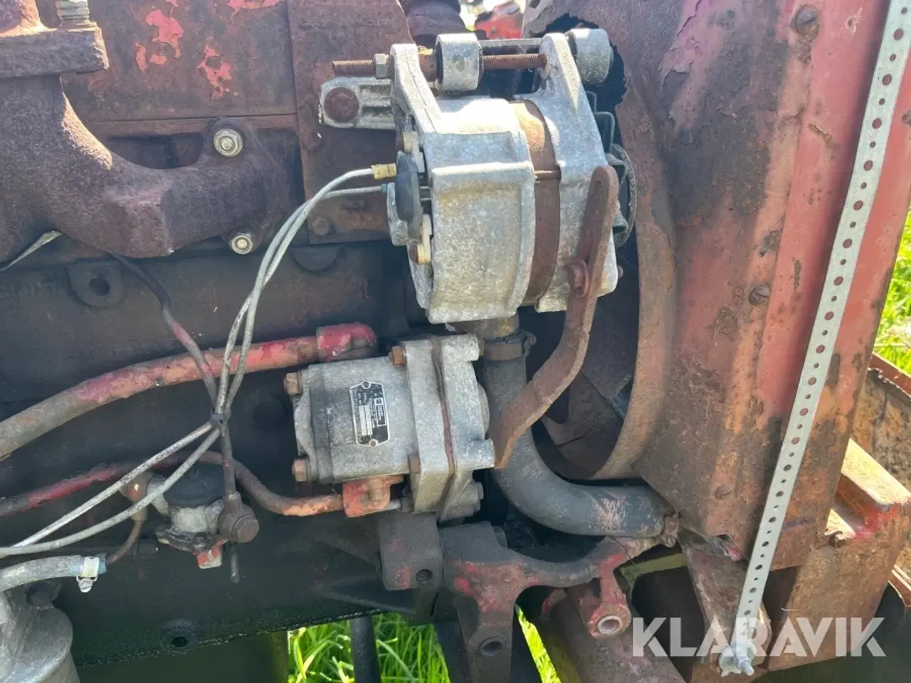 Billede 8 - Veterantraktor IH B414 Diesel uden motorhjelm og liftarme