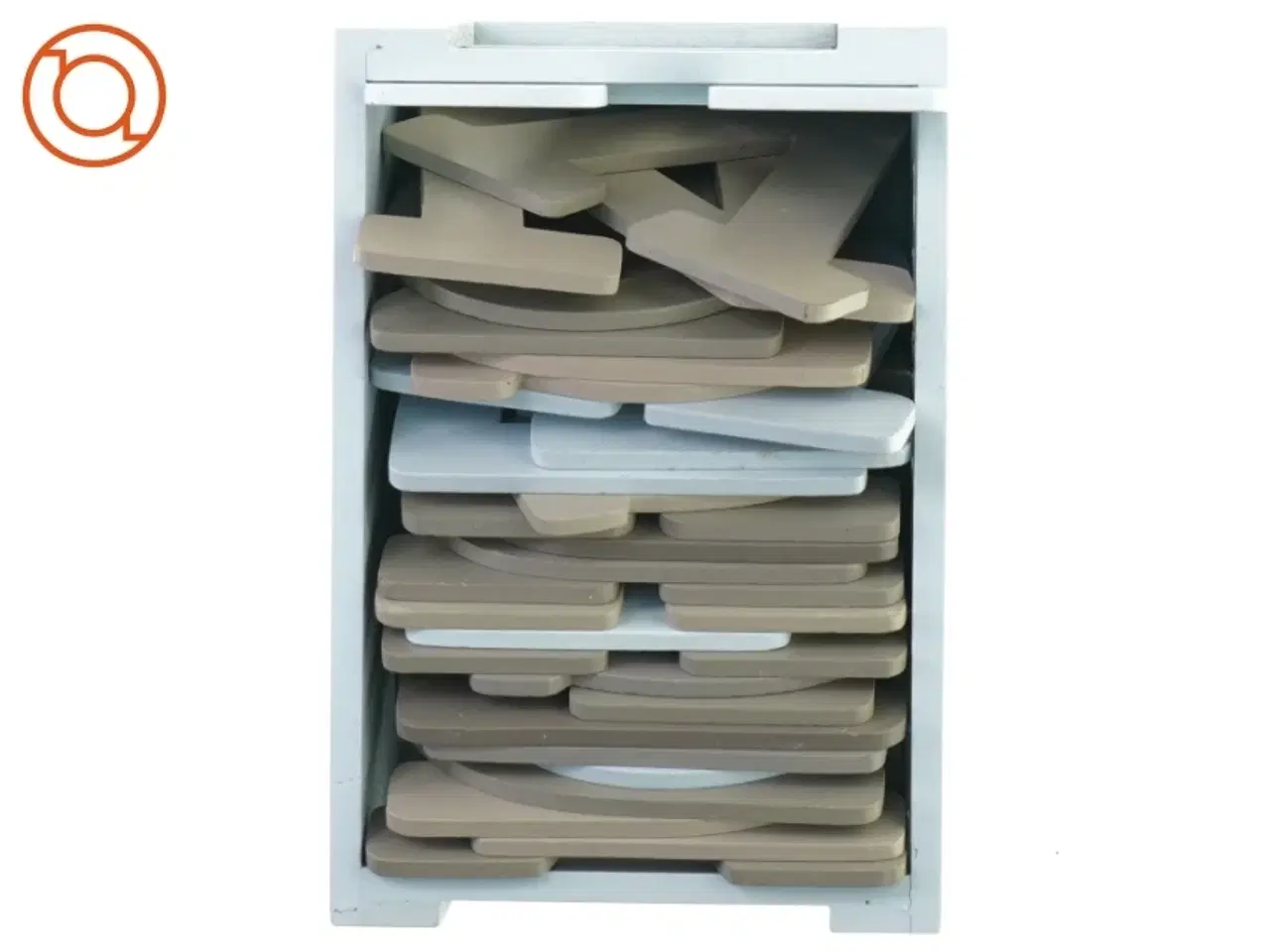 Billede 3 - Kasse med bogstaver (str. 22 x 15 x 12 cm)