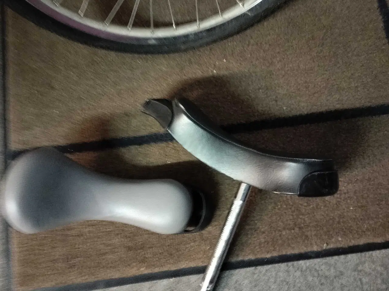 Billede 2 - Et hjulet cykel med lang sadel stang 