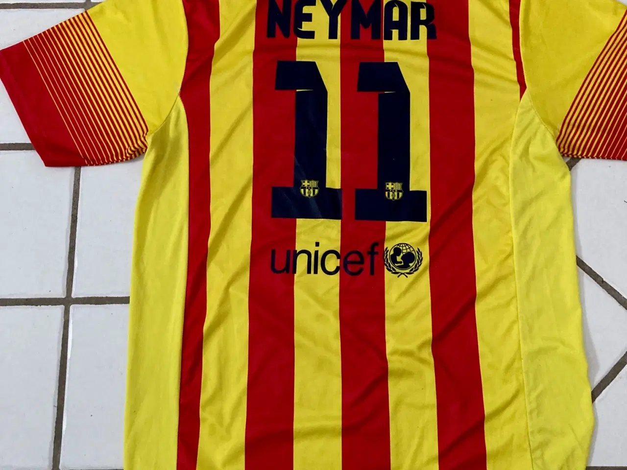 Billede 1 - Barcelona trøje / Neymar Str. XL voksenstr.