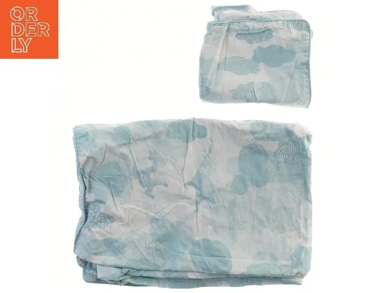 Billede 1 - Dynebetræk med sky-motiv (str. 43x38,5 & 93x127 cm)