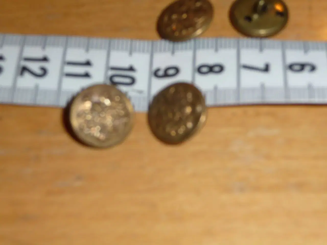 Billede 2 - 4 gamle metal knapper 