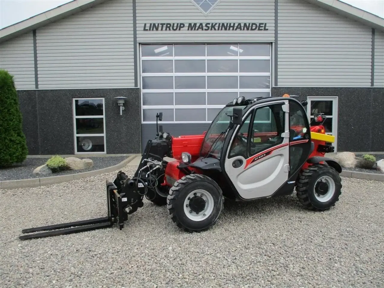 Billede 1 - Manitou MT625H Comfort Dansk maskine, med hydrauliske pallegafler.