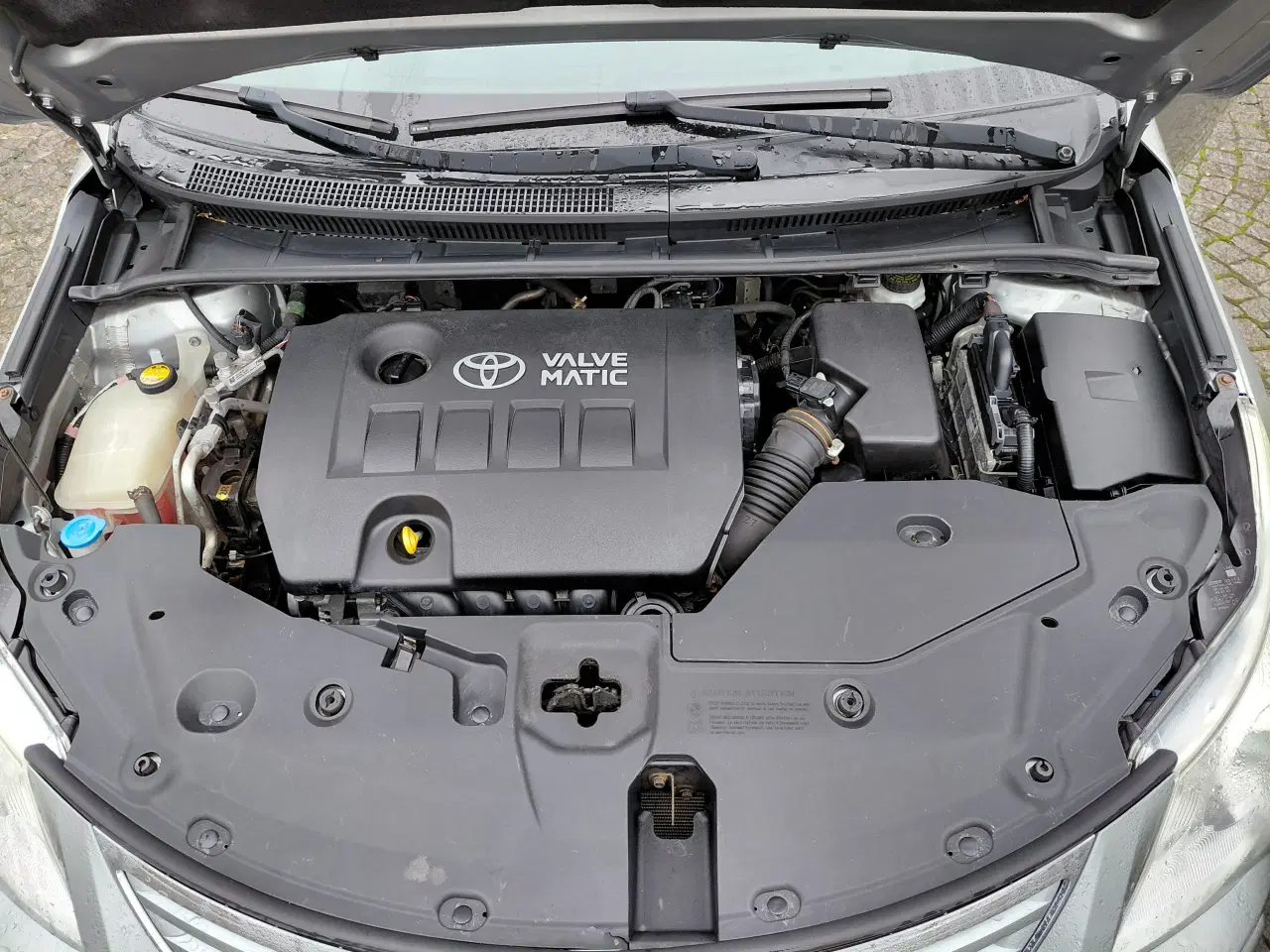 Billede 5 - Toyota Avensis 1.6 VVT-i Benzin – Velholdt 