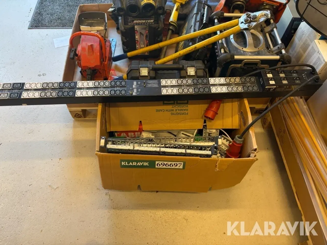 Billede 1 - Parti med blandede el-komponenter og installationsmateriel.