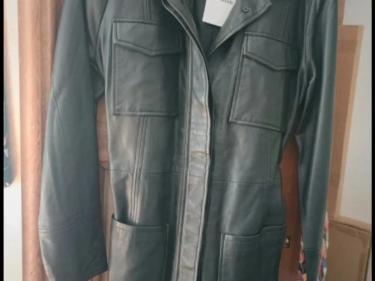 Billede 6 - Skindjakke, Soft Rebels sort med aftageligt bælte