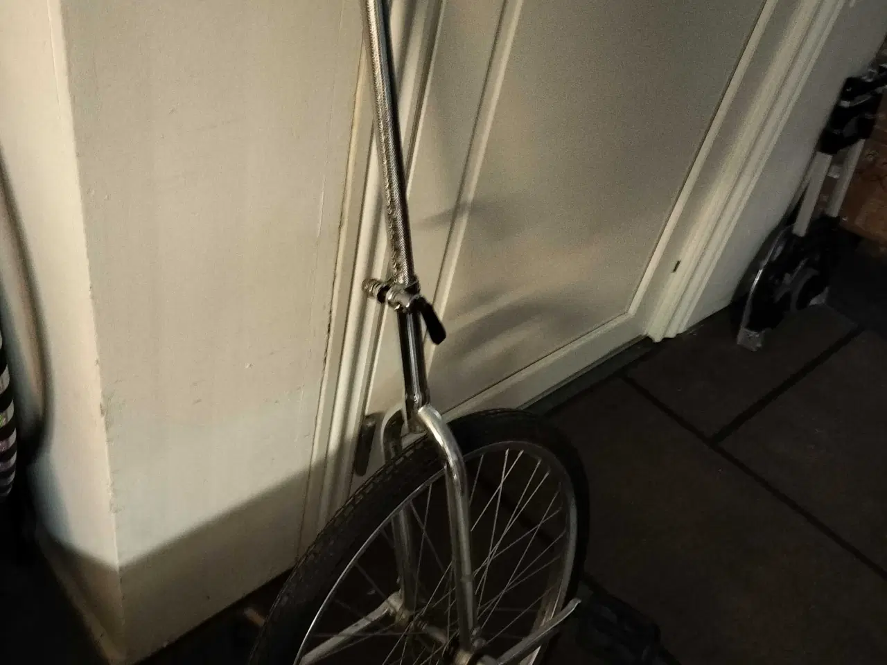 Billede 3 - Et hjulet cykel med lang sadel stang 