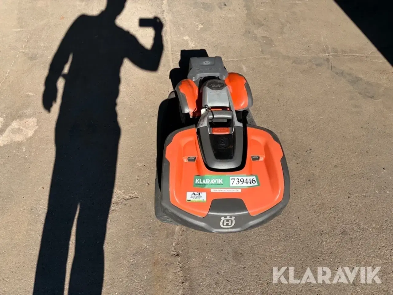 Billede 8 - Robot plæneklipper Husqvarna 535 knækstyret med ladestation