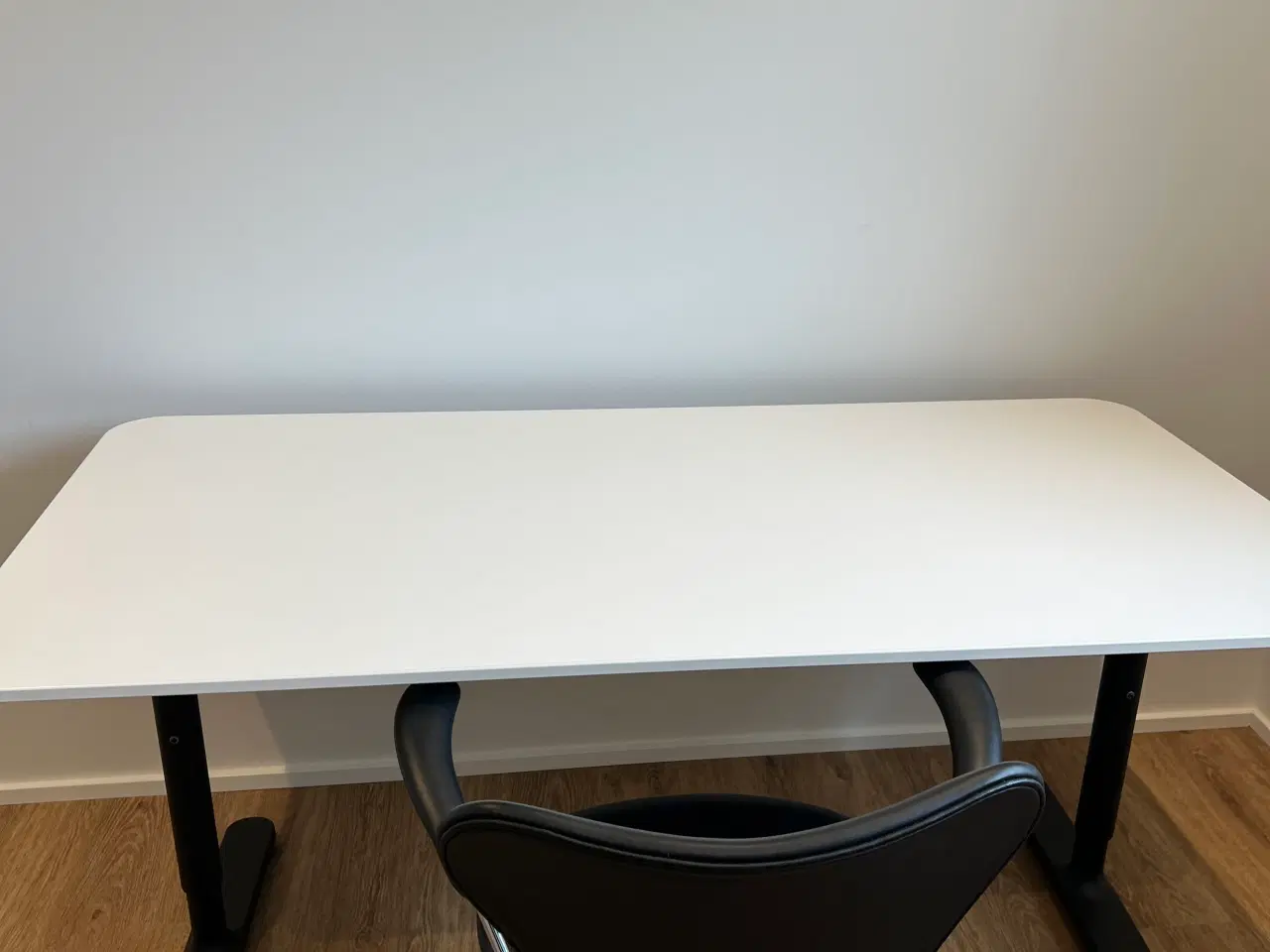 Billede 2 - Skrivebord - som nyt!