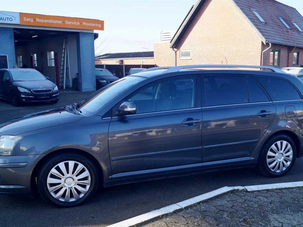 Billede 7 - Toyota Avensis 2,0 D-4D DPF Linea Sol 126HK Stc 6g