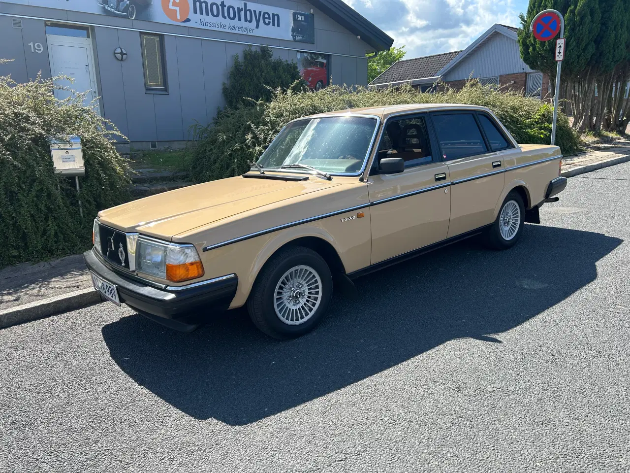 Billede 1 - Volvo 240 GL Aut årg 1984