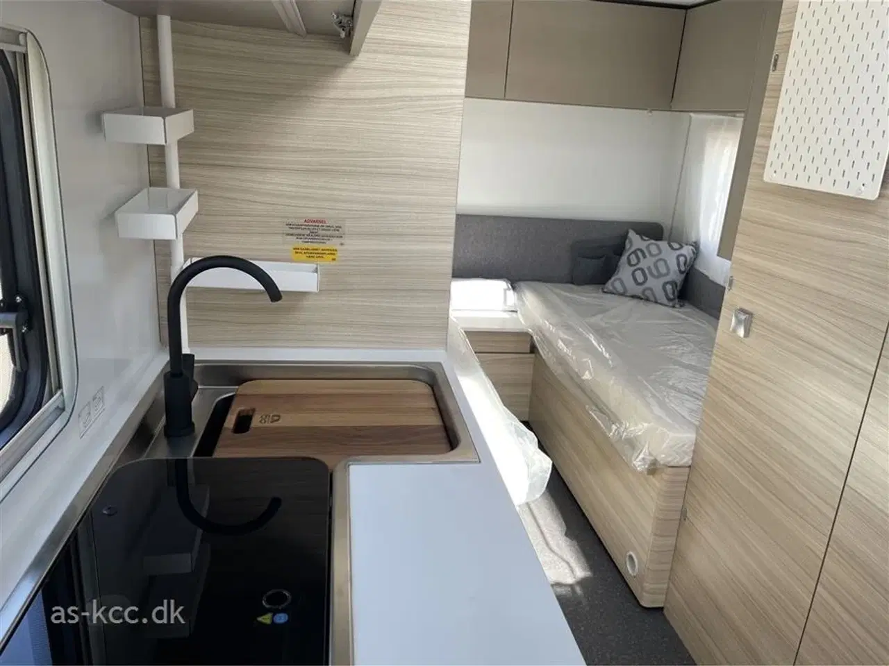 Billede 13 - 2025 - Adria Altea 502 UL Kampagne   Adria Altea 502 UL årg. 2025 5 Sovepladser, 4 Siddepladser 60 Selection jubilæumsmodel  med meget udstyr.