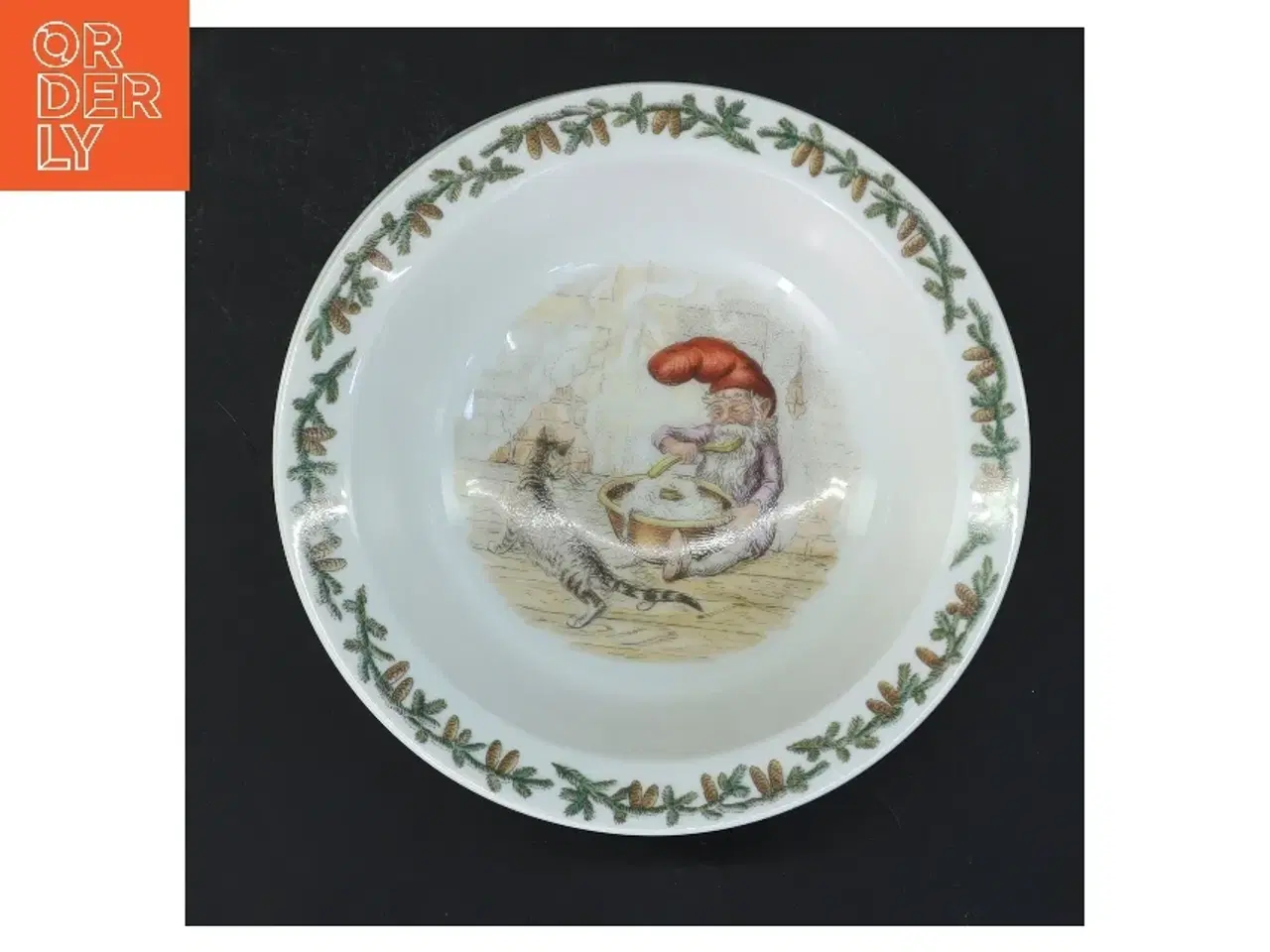 Billede 1 - Juleskåle fra Royal Copenhagen fra Royal Copenhagen (str. 2 stk Ø 16 cm)