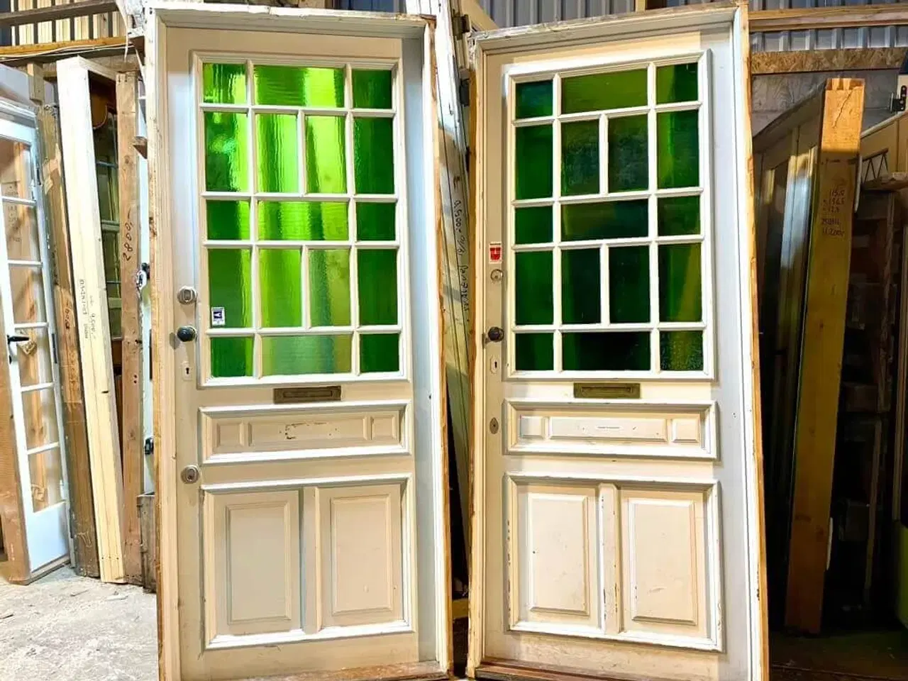 Billede 3 - Smuk, venstrehængt opgangsdør m. karm