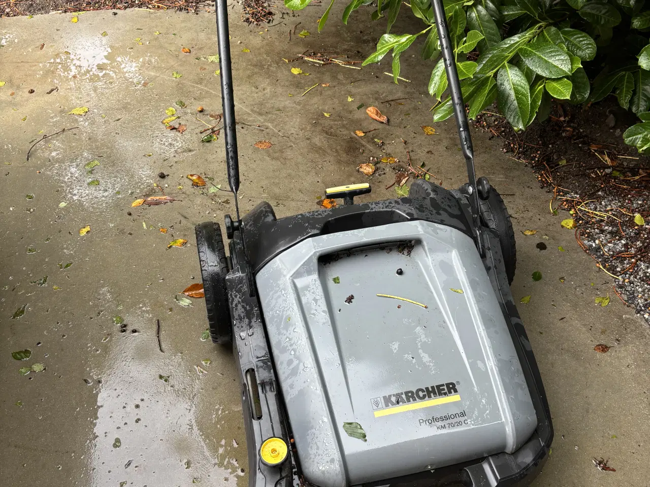 Billede 2 - Fejemaskine Kärcher Professional KM70/20C