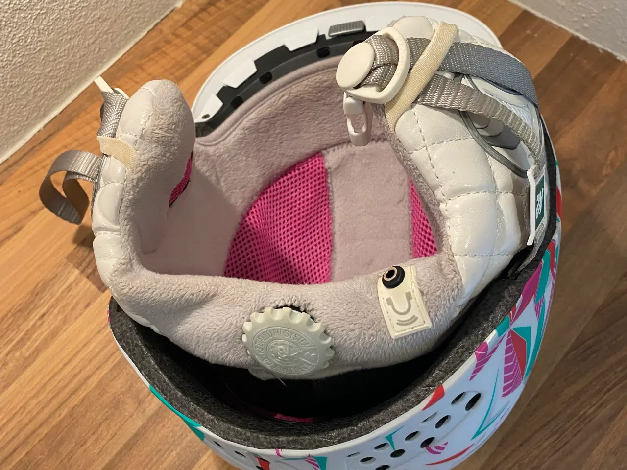 Billede 3 - K2 Virtue L/XL skihjelm - brugt 2 gange