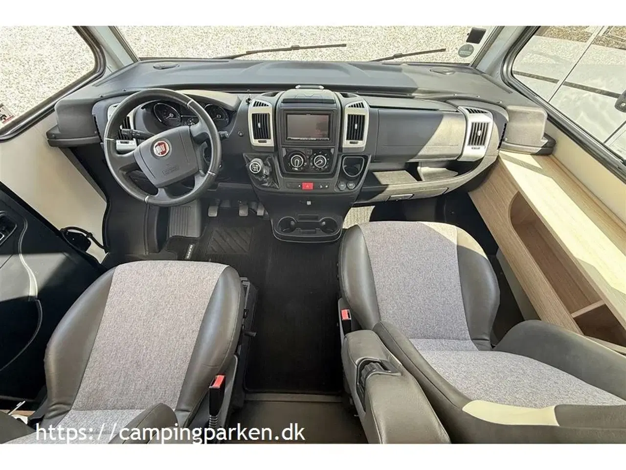 Billede 2 - 2020 - SunLight   Super fin Sunlight autocamper med enkeltsenge og 4 selepladser