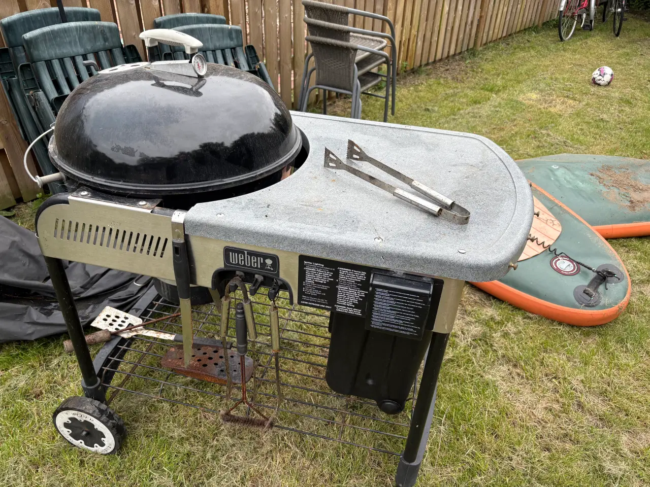 Billede 2 - Bortgives gratis - Weber-grill med anretterbord