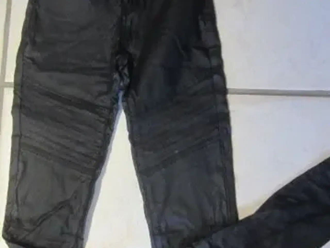 Billede 1 - Str. XS/S, sorte elastiske bukser