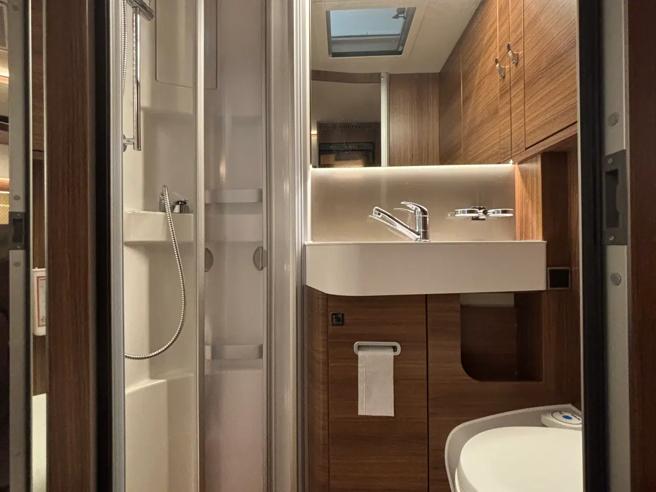 Billede 10 - Autocamper til salg - Hymer BMC T 550 White Line 